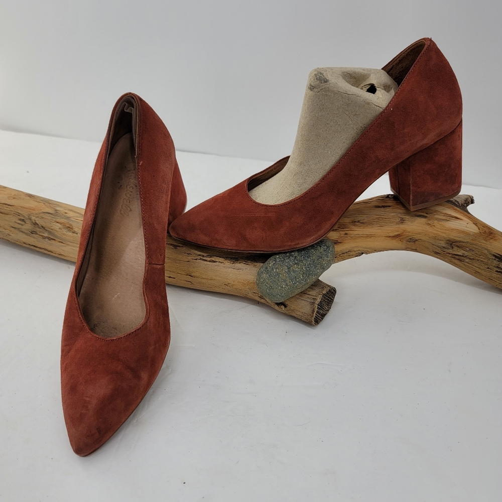 Madewell Rivka suede rust pumps